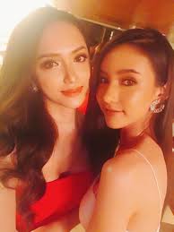 Miss International Queen 2018: Hương Giang 'đọ sắc' bất phân thắng bại bên  'thiên thần' chuyển giới Thái Lan