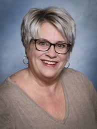 Karen Wile's Instagram, Twitter & Facebook