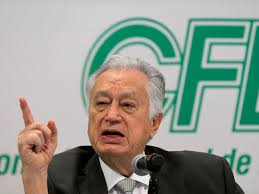 Estatal energética mexicana quiere alza de precios para rivales