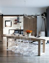 Pour les enfants, choisissez le style écolier pour un brin de nostalgie. Pourquoi Choisir La Chaise Design Transparente