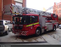 London fire brigade is tackling a blaze in elephant and castle, south london. Einsatzfahrzeug London Fire Brigade Tl 52 Bos Fahrzeuge Einsatzfahrzeuge Und Wachen Weltweit