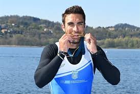 Κρατά μαζέπιν, παλεύει για σουμάχερ. Kwphlasia Prokri8hke Stoys Olympiakoys Agwnes O Ntoyskos