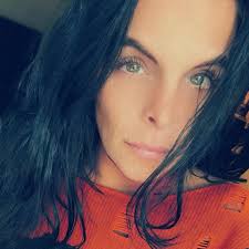 🐾 Looking for Advice from Animal Lovers! 🐾 Hey everyone! I'm really  trying to get my foot in the door with more animal-focused jobs — it's  something I'm super passionate about. ❤️