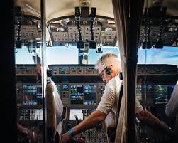 Responsible for acting as primary contact for customers with service queries and escalations. Pilots And Crew Experience