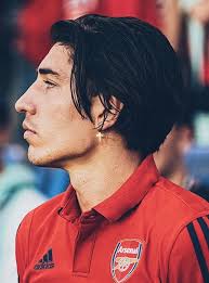 Mens haircut 2020 pompadour tutorial is inspired by arsenal footballers hairstyle hector bellerin (who by far rocks the best pompadour haircut ). Hector Bellerin