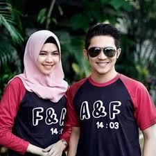 14 contoh desain kaos couple romantis pasangan kekinian via. 15 Desain Kaos Couple Terbaru Yang Bikin Kamu Makin Romantis Mypoly Indonesia