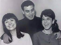 متزوج من الممثلة الراحلة هند أبي اللمع.شارك نقولا أبو سمح وعصام حموي في تأسيس تلفزيون لبنان. Ø£Ù†Ø·ÙˆØ§Ù† Ø±ÙŠÙ…ÙŠ Ø­Ù„Ù… Ø¨ØªÙ„ÙØ²Ø© Ø­ÙŠØ§Ø© Ø§Ù„Ù‚Ø¯ÙŠØ³Ø© ØµÙˆØª Ø£Ù‡Ø¯Ù† ÙˆØ§Ù„Ù‚Ø¶Ø§Ø¡ Facebook