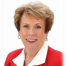 Gloria Minnich, Realtor