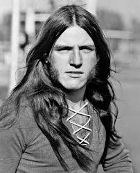 Happy Birthday Mark Farner!!** Narozeniny slaví kytarista a zpěvák americké  rockové skupiny Grand Funk Railroad **Mark Fredrick Farner**, který se  narodil 29. září 1948 ve městě Flint v Michiganu. V 1968 společně