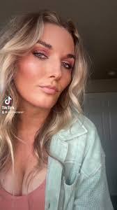 Nicole Fleet's Instagram, Twitter & Facebook