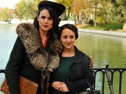 Sira Quiroga Y Paquita En El Parque El Tiempo Entre Costuras Capitulo 7 Via Http Www Antena3 Com Series El Tiempo Ent Tiempo Entre Costuras Costura Tiempos