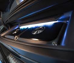 Está felizmente casado, tranquilo, en un descanso musical, y además es el dueño de un nuevo rolls royce personalizado. Justin Bieber S New Rolls Royce Is Out Of This World