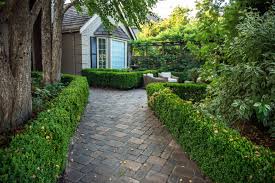 Retaining walls are generally used to build to a beautiful flower bed. Diy Backyard Projects With Pavers And Retaining Walls Garden Paths Planters And Edging Mutual Materials