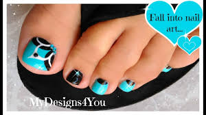 If you don't want your black nail design apper too dark or rebellious, just paint some pretty white flowers on it. Baby Blue Floral Toenail Art Pedicure Tutorial Dizajn Nogtej Pedikyur Youtube