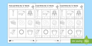 Create worksheets with 9 pictures and a place for students to write in the vocabulary word. Ie Words Find And Write Them Differentiated Worksheet Ks1