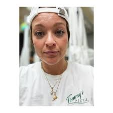 Cut and roll, cut and roll…soon to be your 14” pizzas! See you at 3pm  @imbibewine #pizzalover #preppin #cutandroll #dough #tommyspizza  #dontsleeponthesalad