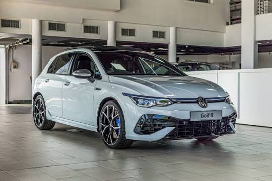 VW Golf R-Line