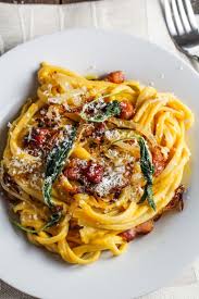 Butternut Squash Carbonara With Fried Sage And Caramelized Onions Katie At The Kitchen Door Rezept Rezepte Vegetarische Nudelrezepte Kochrezepte