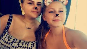 Die fotos hat loredana mit motivierenden sprüchen versehen. Loredanas 15 B Day So Witzig Gratuliert Mama Silvia Wollny Promiflash De