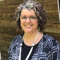 Julie Teter's Instagram, Twitter & Facebook