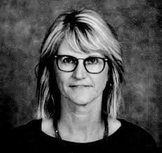 Dolores Vincent's Instagram, Twitter & Facebook