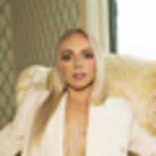 Carly Pearce Shares The Meaning Behind Matching Tattoos With Her Bandmates 