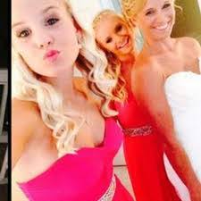 Traci Slade's Instagram, Twitter & Facebook