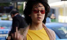 His height is around 5 feet 5 inches (approx 1.65 m). Amos Yee