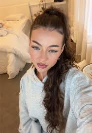 Chelsea Dutton's Instagram, Twitter & Facebook