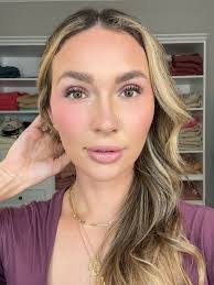 Olivia Reeves's Instagram, Twitter & Facebook