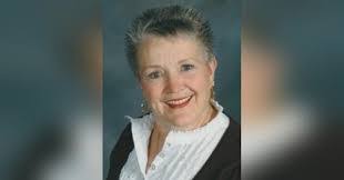 Claudia Lovelace's Instagram, Twitter & Facebook