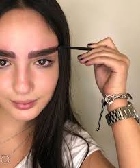 בר דהן- עיצוב גבות ואיפור קבוע