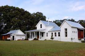 A silver metal roof is still pretty classic. Metal Roof White House Houzz
