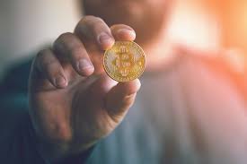 Cuando fue creado, en enero del 2009, el bitcoin valía menos de un dólar, en 2017 casi llegó a los us$20.000, al año siguiente se desplomó hasta los us$3.200, en 2019 saltó otra vez a los us. Como Invertir En Bitcoins Todo Lo Que Debes Saber