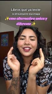 Dulce Vera's Instagram, Twitter & Facebook