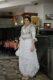 O pojasu su se zatezale trakom ili pojasem. Dimija Most Beautiful Dresses Dresses Fashion