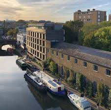Www.dezeen.com/features/movies behind the georgian facade of a historic london property. Projects Cullinan Studio