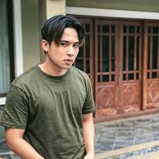 Sejumlah artis cantik indonesia ngaku pernah ditawar pria hidung belang untuk kencan dengan harga hingga miliaran rupiah. Pelakon Shah Radhi Hazvee Ditahan Polis Betul Ke Bawa Lari Isteri Orang Sensasi Selebriti