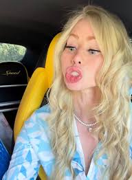 Donna Briggs... I can't believe this is the same black woman!