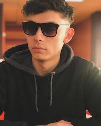 Erik Luna Moran (@eriksenmoon) • Instagram photos and videos