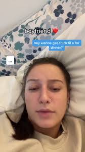 Cassie Elwell's Instagram, Twitter & Facebook