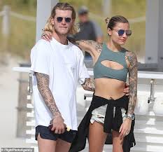 Sophia thomalla und loris karius teilen die vorliebe. Sophia Thomalla And Loris Karius Heisse Zungenkusse Im Pool Zwischen Sophia Thomalla Und Loris Karius Fliegen Die Frauenherzen Entgegen Decorados De Unas