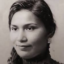 One of the most well-known social dances is the Smoke Dance, a traditional  dance of the Hodinohsho:ni people. Originally derived from the War Dance,  it was performed exclusively by men and featured