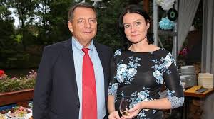 Jeho krásná partnerka lenka je těhotná. Gabina Je Klidna Spolehliva A Oddana Rika Paroubek O Nove Pritelkyni Idnes Cz