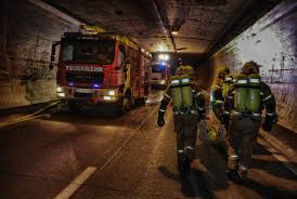 Der rettungsdienst musste bei dem transport eines patienten aus dessen wohnung unterstützt werden. Feuerwehr St Michael Freiwillige Feuerwehr St Michael Im Lungau