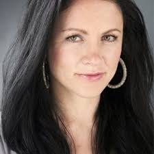 Suzanne Knudsen (@SuziKnudsen)