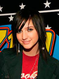 Ashlee simpson is the younger sister of jessica simpson, who is also a singer and an actress. Ashlee Simpson Hair Dark Hair Red Hair