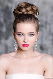 30 Top Knot Bun Wedding Hairstyles That Will Inspire With Tutorial Maquillage De Mariee Coiffure De Mariage Romantique Coiffure Nuptiale