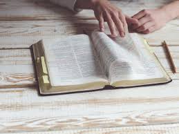 How to read and study the bible for beginners. The Best Way To Start Reading The Bible As A New Believer The Purposeful Mom