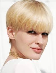 Voir plus d'idées sur le thème coupe au coupe bol. Coupe Courte Femme 20 Modeles De Coiffure De Cheveux Courts 2021